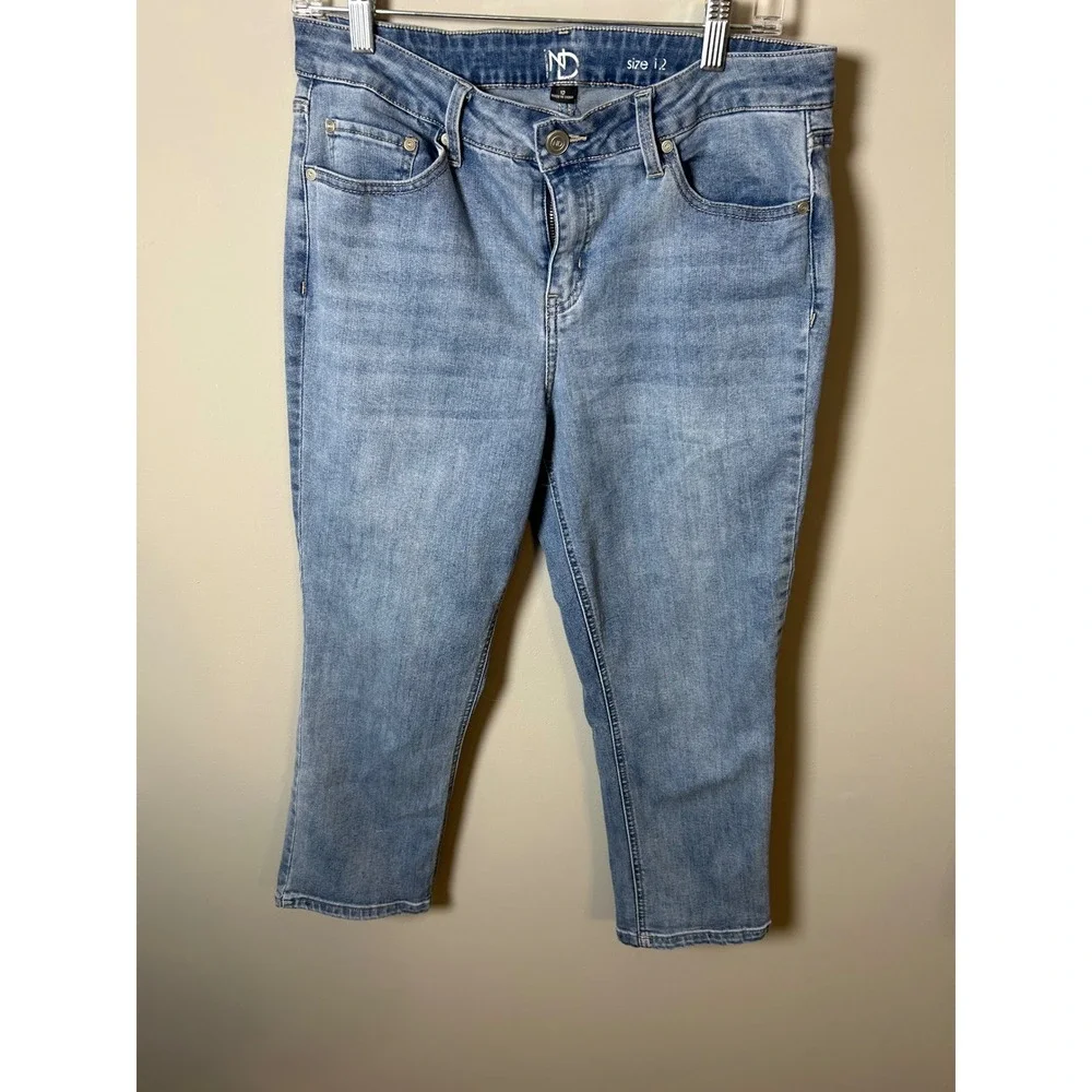 New Direction ND Womens Size 12 Light Wash Denim Capri Jeans Cropped Pants